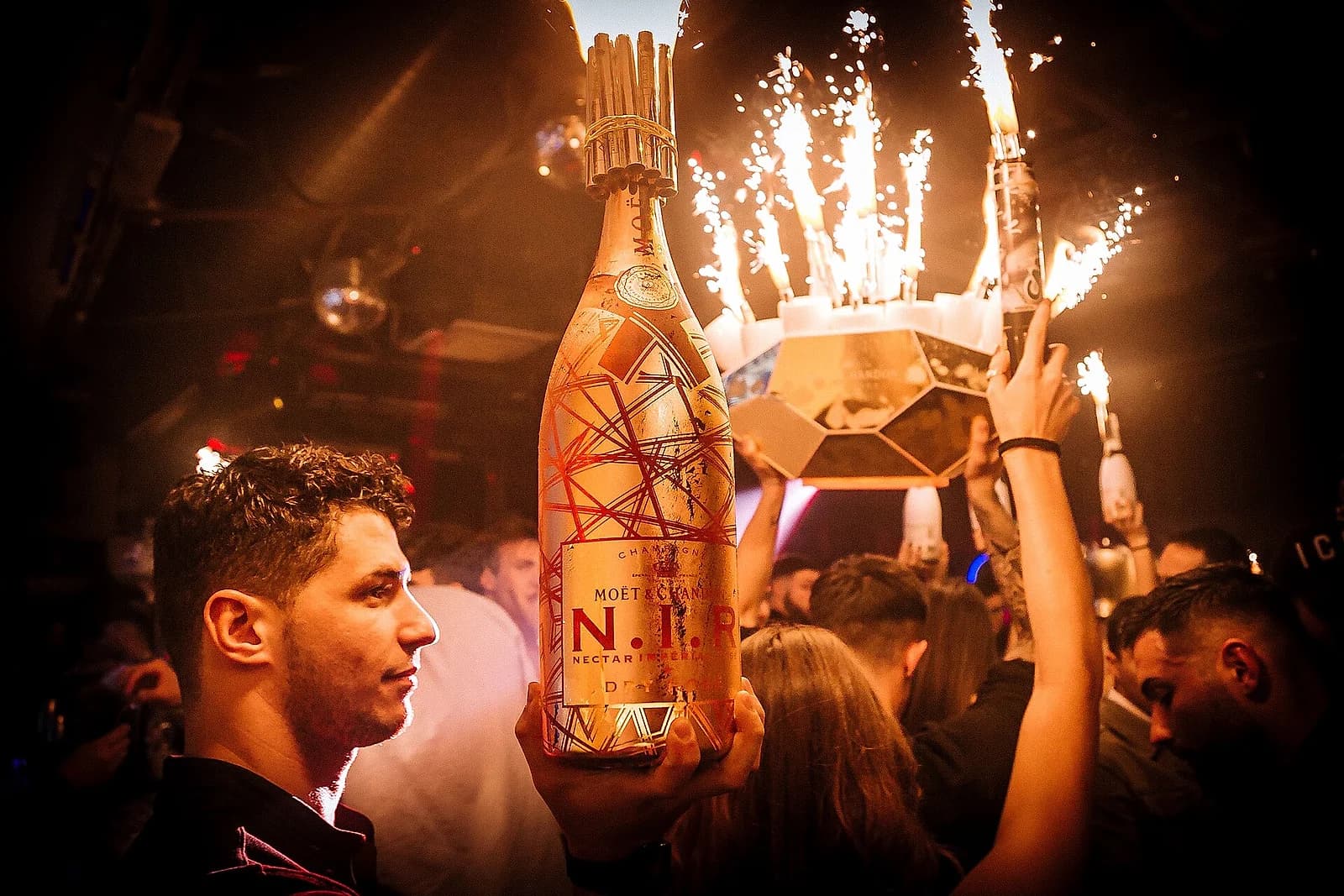 Article cover: How Much to Tip at Savaya and Other Clubs in Southeast Asia